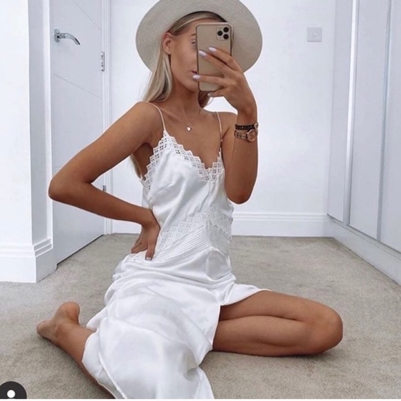 GORGEOUS ZARA NWT Satin Effect Slip Dress - Picture 3 of 15